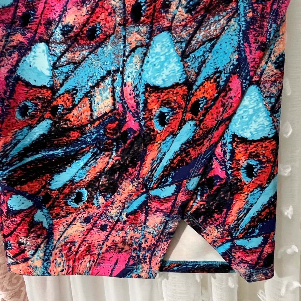 ✨ FREE with Bundle! ✨Thalia Sodi Scuba Pencil Skirt - Picture 2 of 8